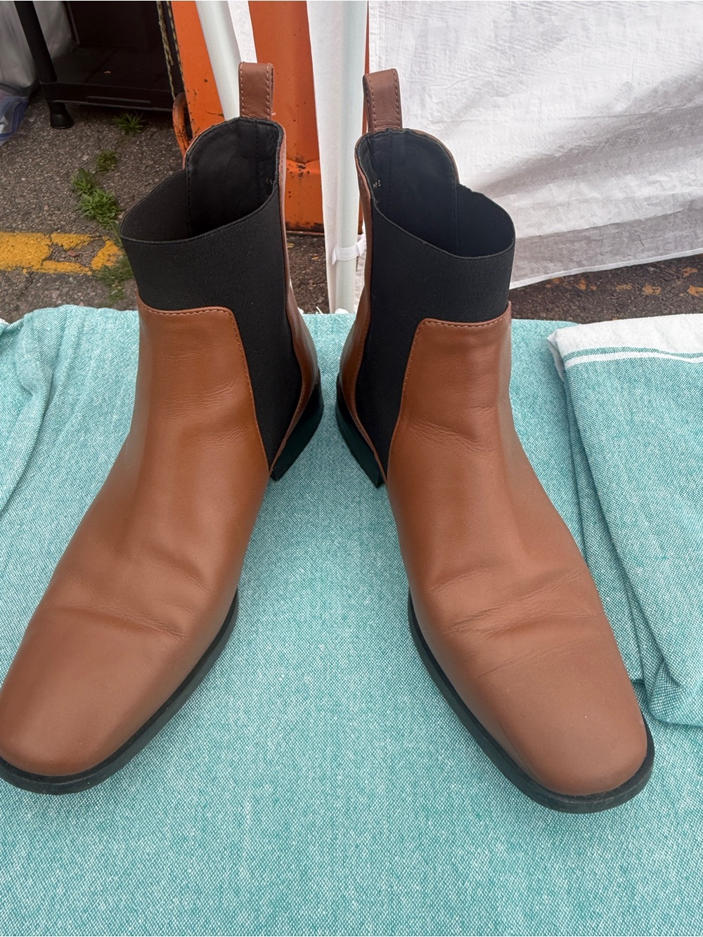 Everlane Chelsea Boot